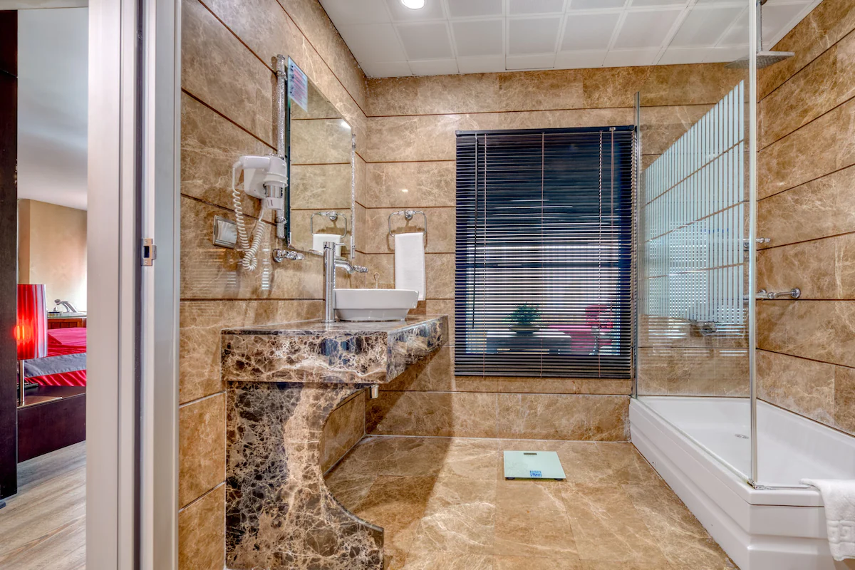 سرویس بهداشتی و حمام سی لایف فامیلی ریزورت